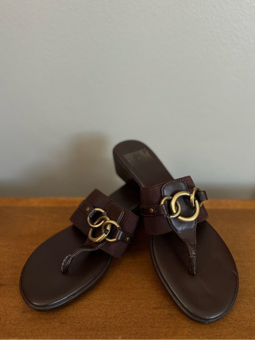 Mootsies Tootsies Dark Brown Leather Thong Sandals with Gold Rings